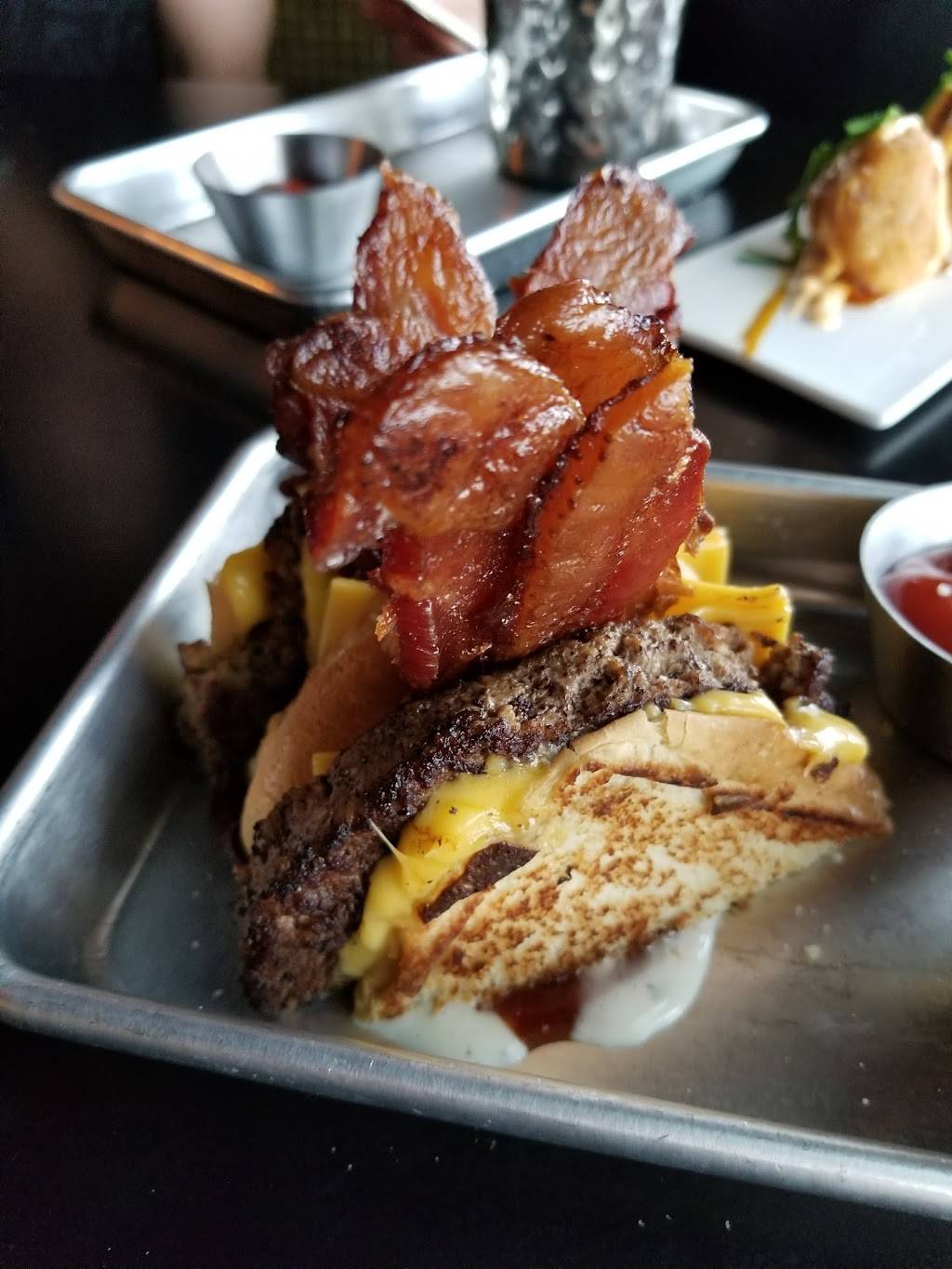 Nevermind Awesome Bar and The Hop | restaurant | 927 Cape Coral Pkwy E, Cape Coral, FL 33904, USA | 2399943062 OR +1 239-994-3062