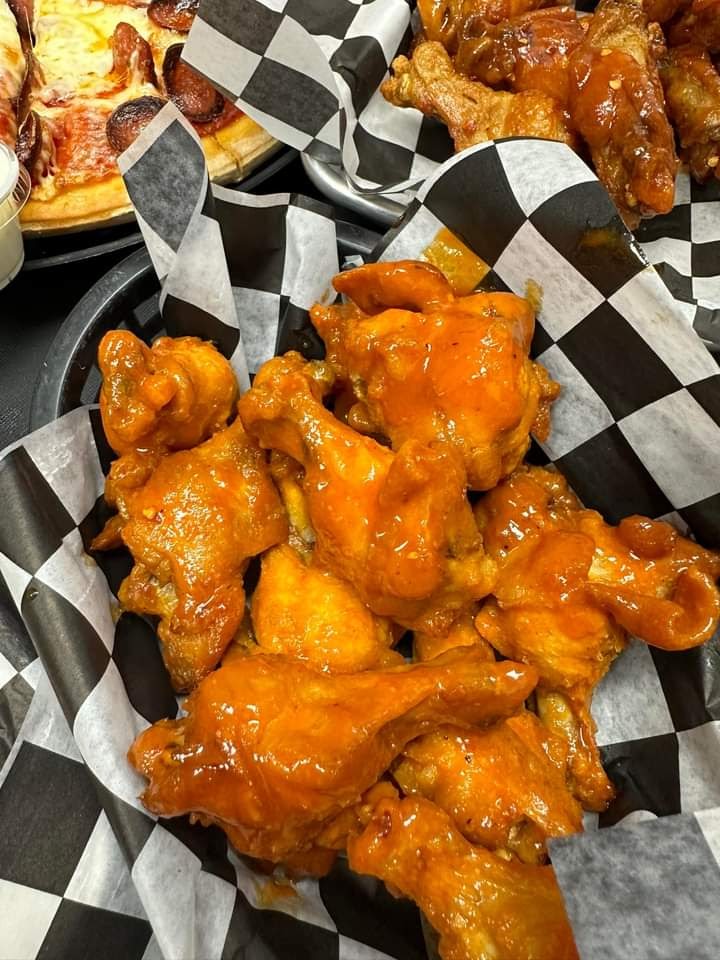 Loby’s Grille | restaurant | 2730 Cleveland Ave NW, Canton, OH 44709, USA | 3304580904 OR +1 330-458-0904