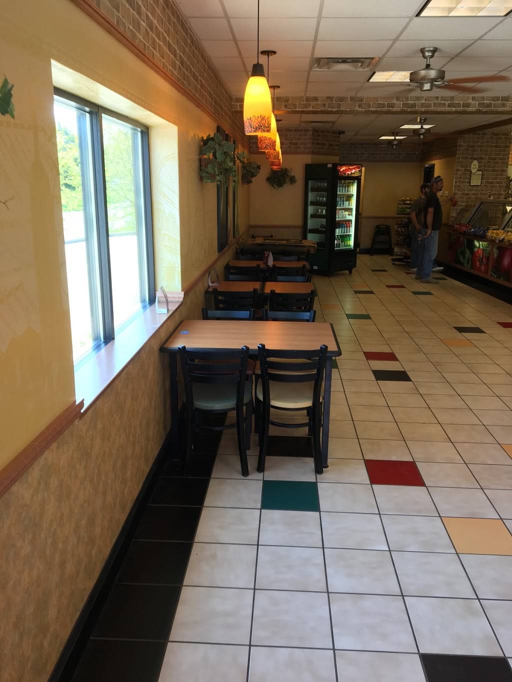 Subway | restaurant | 2467 Boyds Creek Hwy, Sevierville, TN 37876, USA | 8653661044 OR +1 865-366-1044