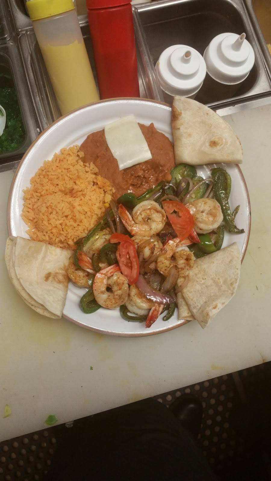 Droopys Gyros | restaurant | 1275 Sheridan Rd N, Winthrop Harbor, IL 60096, USA | 8478722200 OR +1 847-872-2200