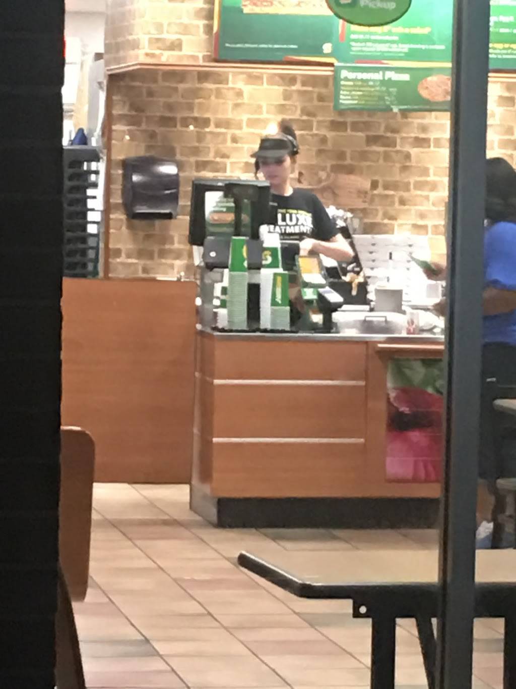 Subway | restaurant | 3842 E Shelby Dr, Memphis, TN 38118, USA | 9013683211 OR +1 901-368-3211