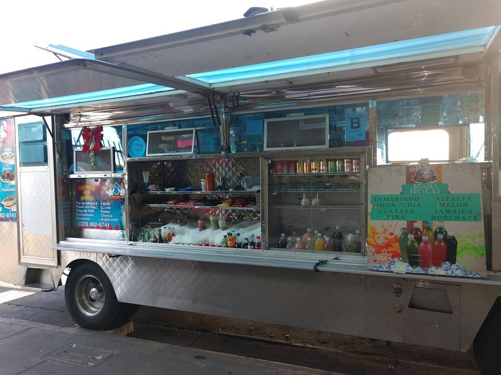 Quesadillas La Comadre Ade | restaurant | 750 S Alameda St, Los Angeles, CA 90021, USA | 3233628741 OR +1 323-362-8741