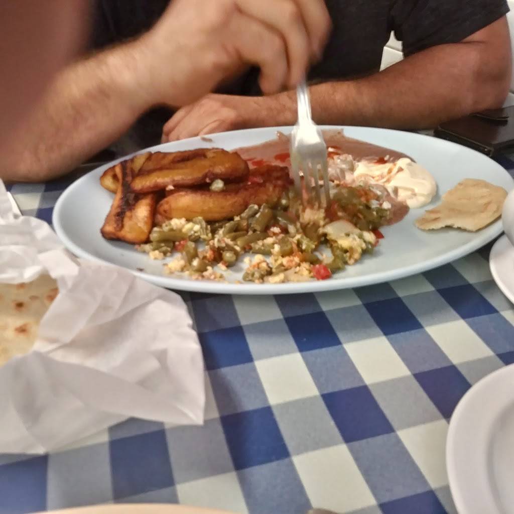 Panaderia & Pupuseria Ilobas Co | bakery | 455 W Florence Ave, Los Angeles, CA 90003, USA | 3237785027 OR +1 323-778-5027