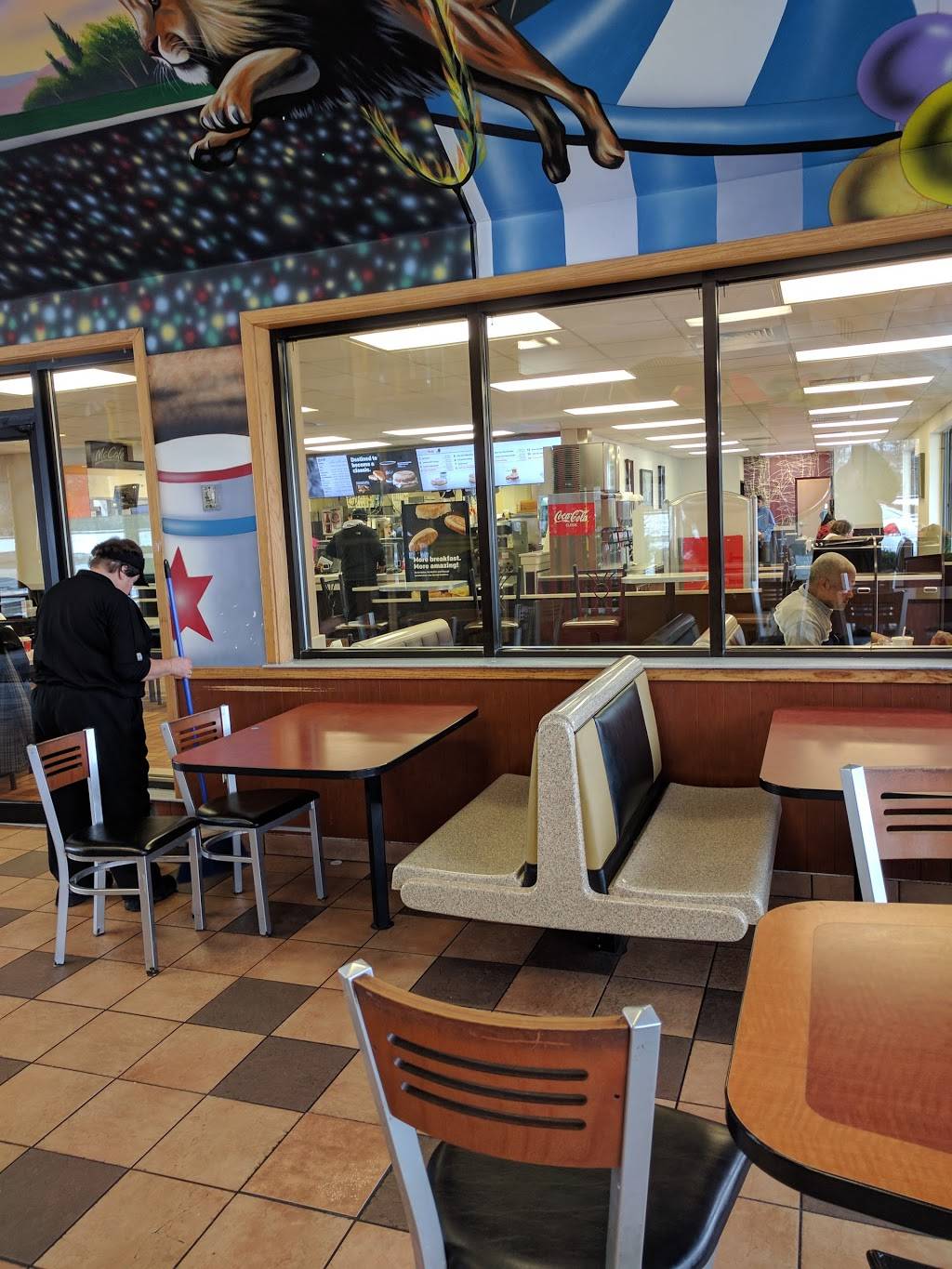 McDonalds | cafe | 1800 36th Ave, Moline, IL 61265, USA | 3097972922 OR +1 309-797-2922