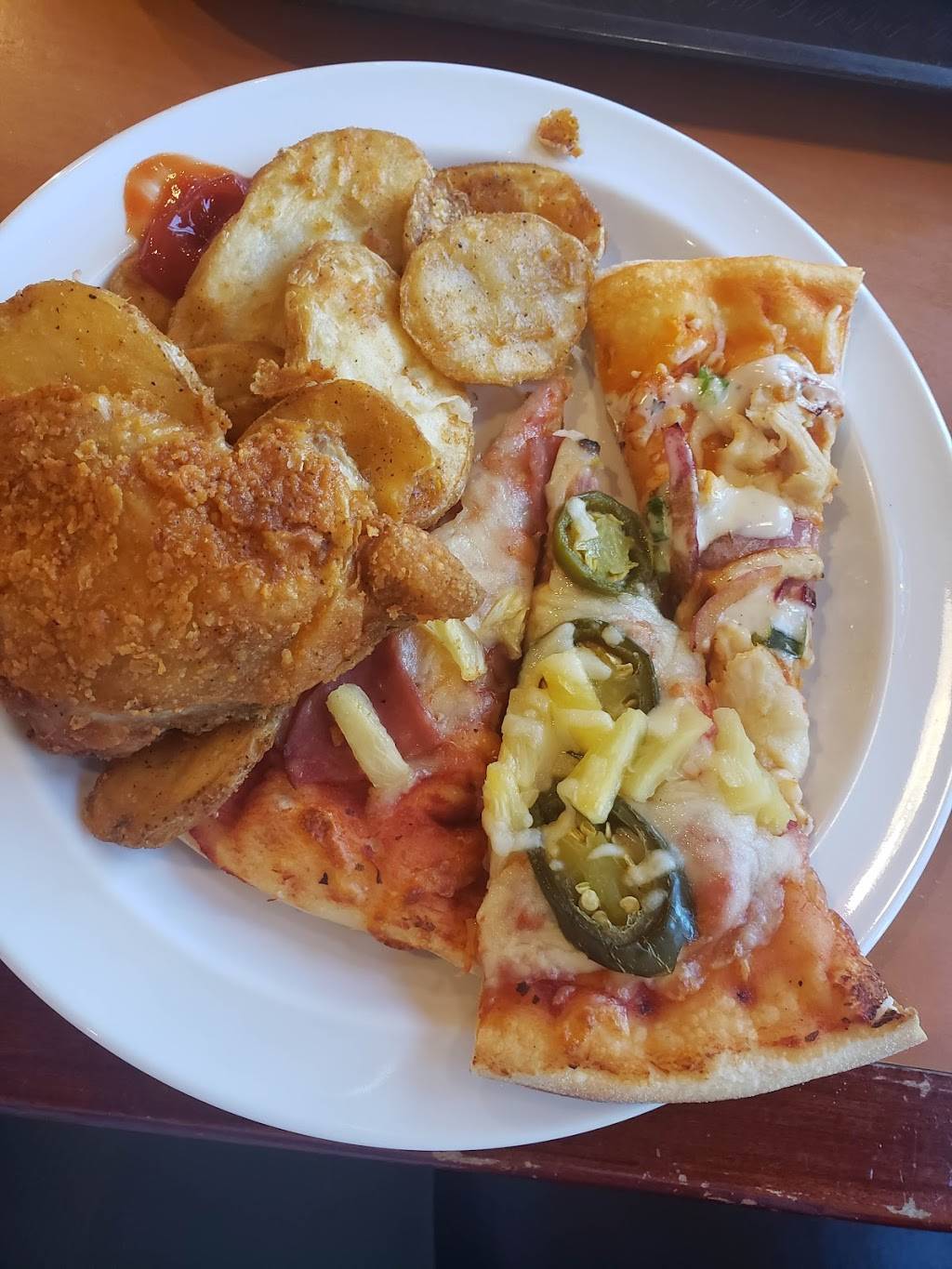 Shakeys Pizza Parlor | restaurant | 2520 S Azusa Ave, West Covina, CA 91792, USA | 6265814646 OR +1 626-581-4646