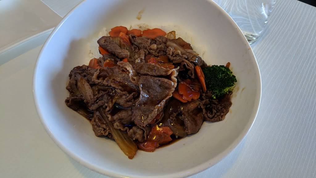 Noahs Kitchen | restaurant | 343 Glendale Ave, St. Catharines, ON L2T 0A1, Canada | 9052270888 OR +1 905-227-0888