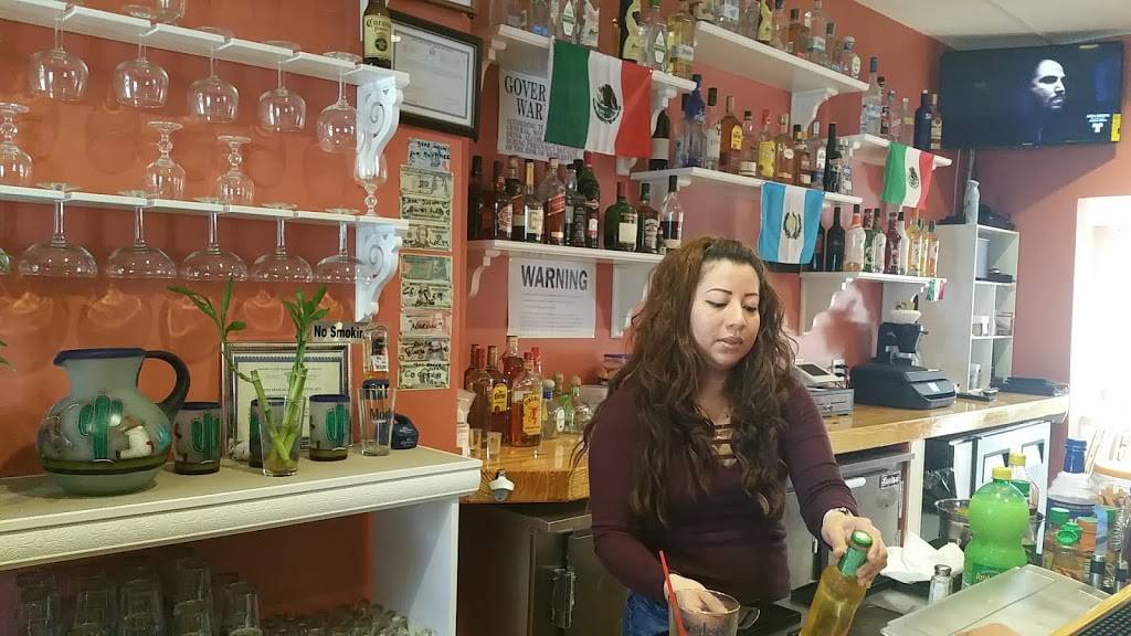 La REGIA Deli And Restaurant | restaurant | 131 3rd St, Greenport, NY 11944, USA | 6313332727 OR +1 631-333-2727