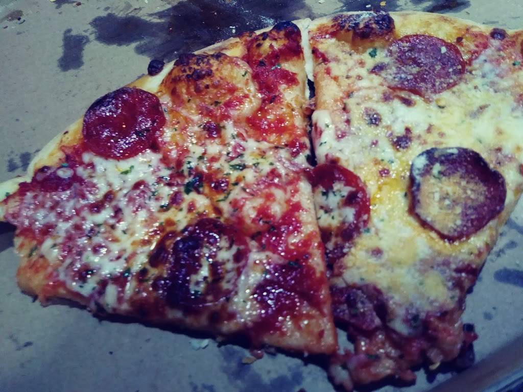 House Of Pizza | restaurant | 2620 S Presa St, San Antonio, TX 78210, USA | 2109982634 OR +1 210-998-2634