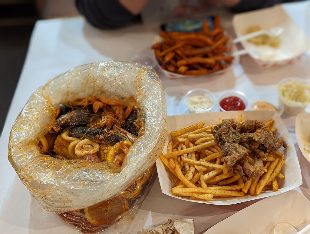 Capt Loui | restaurant | 19700 Vallco Pkwy STE 150, Cupertino, CA 95014, USA | 6692427449 OR +1 669-242-7449