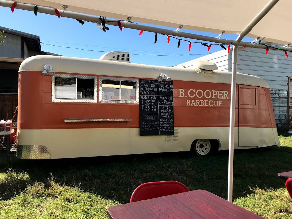 B Cooper Barbecue | restaurant | 705 Gunter St, Austin, TX 78702, USA | 5126906220 OR +1 512-690-6220