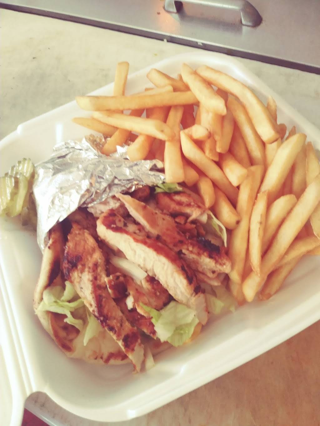 Munchees Mania | restaurant | 19310 Conant St, Detroit, MI 48234, USA | 3133699949 OR +1 313-369-9949