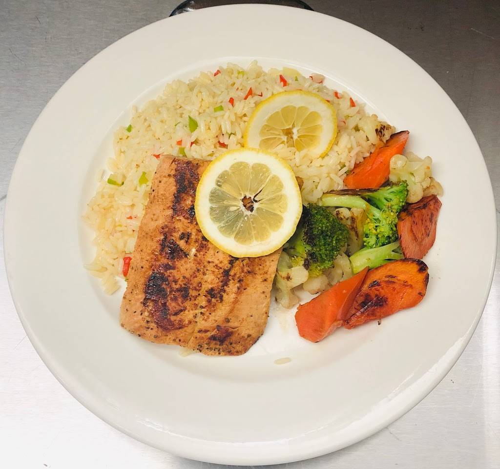 101 Bar and Fire Grill Restaurant | restaurant | 101 Ontario Rd, Mitchell, ON N0K 1N0, Canada | 5193488500 OR +1 519-348-8500