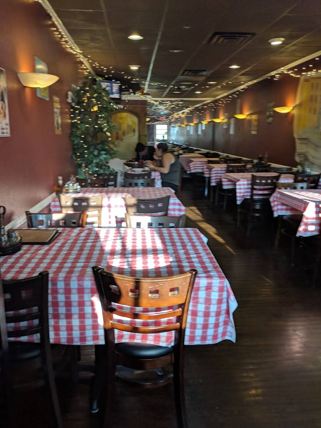 Pizza In the Square | restaurant | 708 Central Park Ave, Yonkers, NY 10704, USA | 9149683152 OR +1 914-968-3152