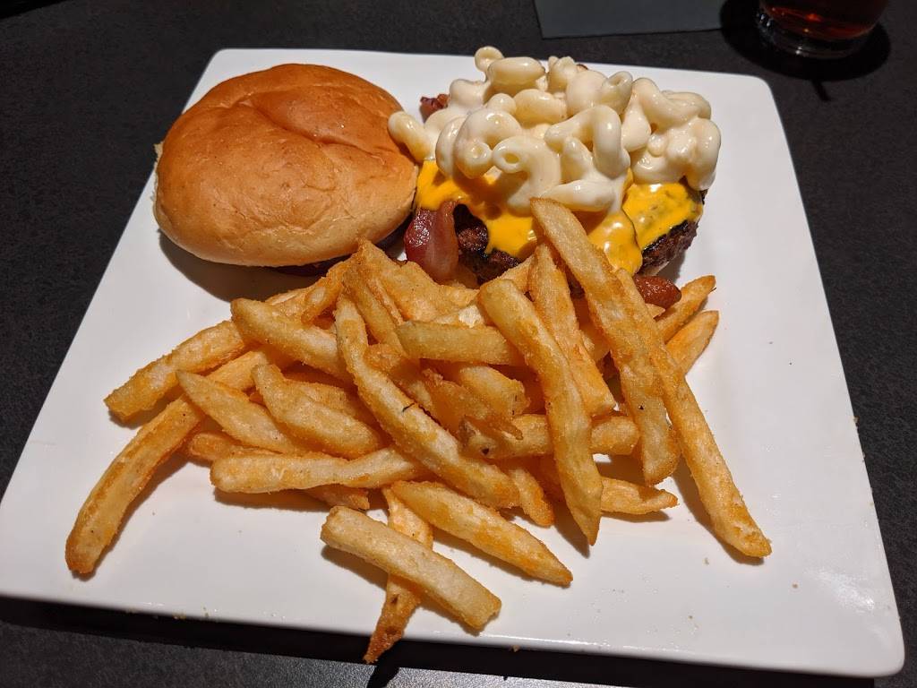 Black Rock Bar & Grill - Grand Rapids | restaurant | 3195 28th St SE, Kentwood, MI 49512, USA | 6163694047 OR +1 616-369-4047