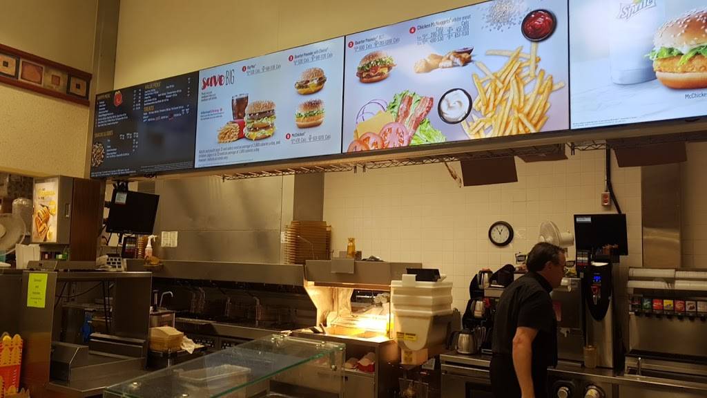 McDonalds | cafe | 7100 Tecumseh Rd E, Windsor, ON N8T 1E6, Canada | 5199742587 OR +1 519-974-2587