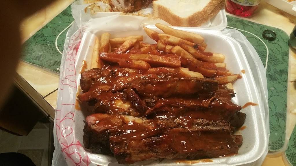 Beckhams B& M Barbeque | restaurant | 3870 Lee Rd, Cleveland, OH 44128, USA | 2167512796 OR +1 216-751-2796