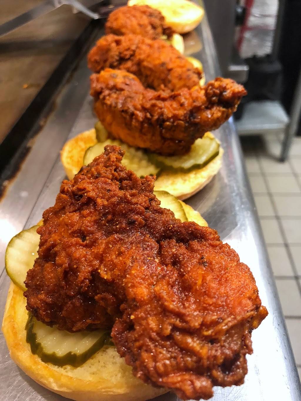 Clydes Hot Chicken | restaurant | 513 N Harbor Blvd, Fullerton, CA 92832, USA | 7145193707 OR +1 714-519-3707