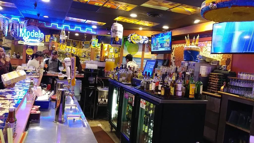 Casa Margarita | restaurant | 9549 W 151st St, Orland Park, IL 60462, USA | 7084035585 OR +1 708-403-5585