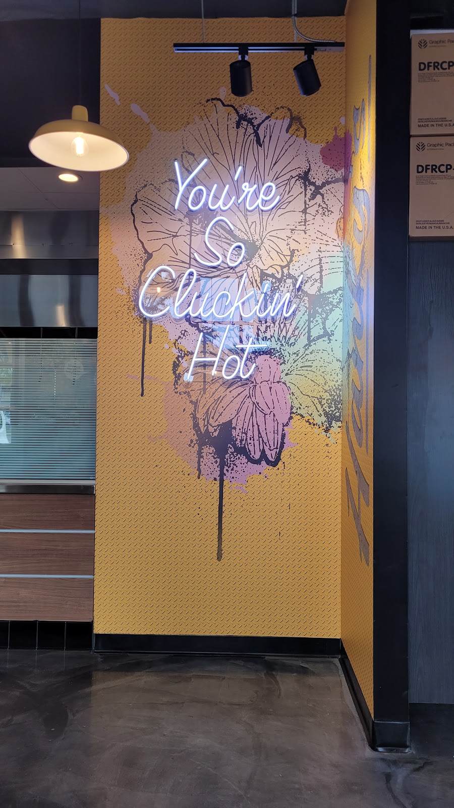 Hankys Hot Chicken | restaurant | 2595 Airport Dr, Torrance, CA 90505, USA | 4242509807 OR +1 424-250-9807