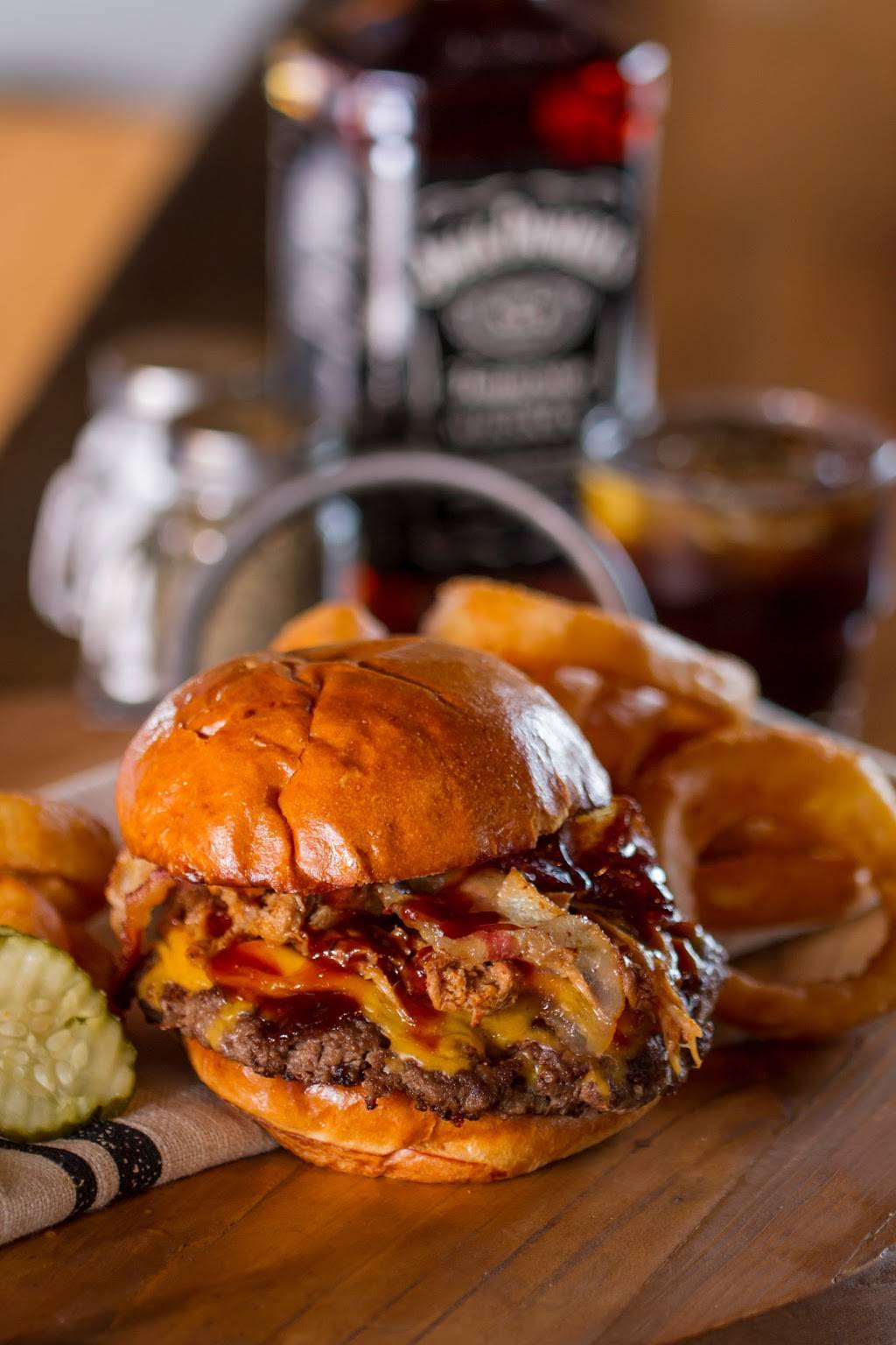 Wild Bills Sports Saloon - Woodbury | night club | 546 Commons Dr, Woodbury, MN 55125, USA | 6513571050 OR +1 651-357-1050