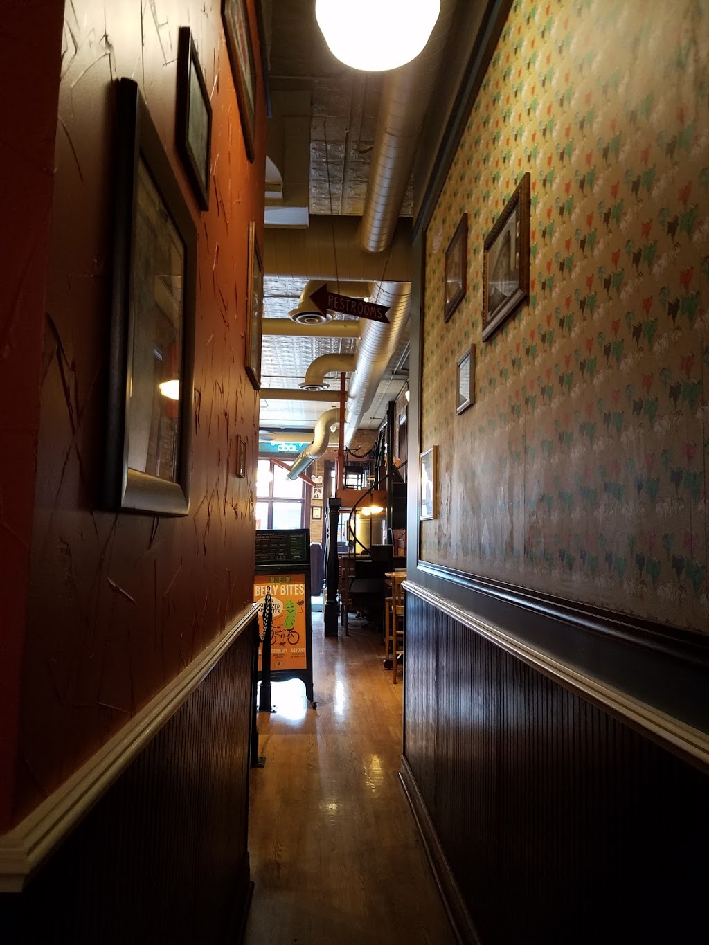 Potbelly Sandwich Shop | restaurant | 1625 N Damen Ave., Chicago, IL 60647, USA | 7737725501 OR +1 773-772-5501