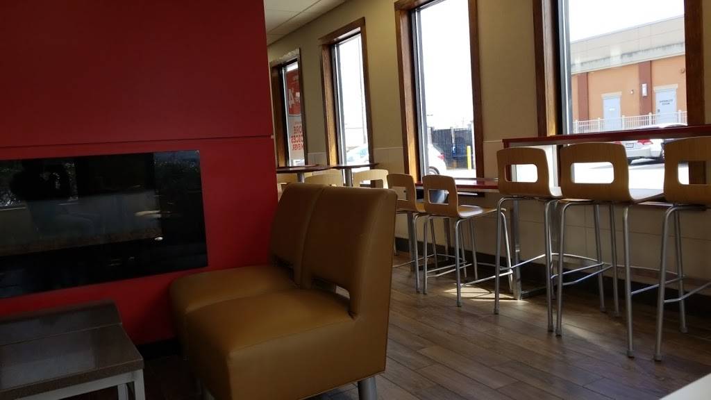 Wendys | restaurant | 18350 Contour Rd, Gaithersburg, MD 20877, USA | 3019476516 OR +1 301-947-6516