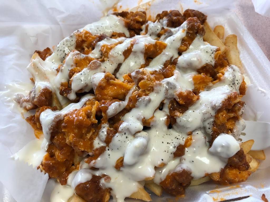 Weir Dogs | meal takeaway | 4850, 69 W Water St, Taunton, MA 02780, USA | 5088230616 OR +1 508-823-0616