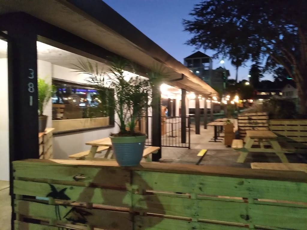 Beach Hut Deli | restaurant | 381 Soquel Ave, Santa Cruz, CA 95062, USA | 8314316921 OR +1 831-431-6921