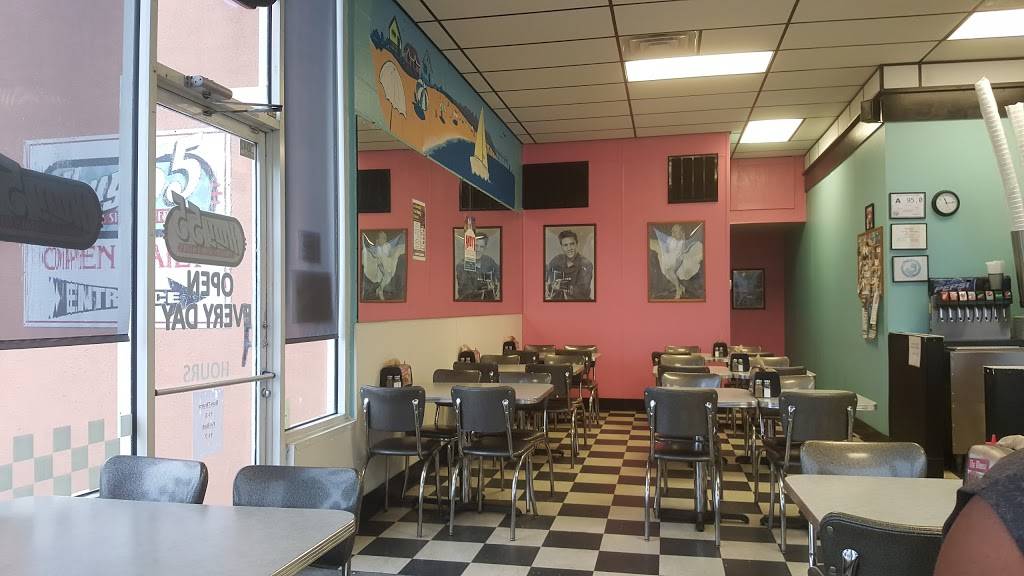 Hwy 55 Burgers Shakes & Fries | restaurant | 106 C, N New River Dr, Surf City, NC 28445, USA | 9103282111 OR +1 910-328-2111