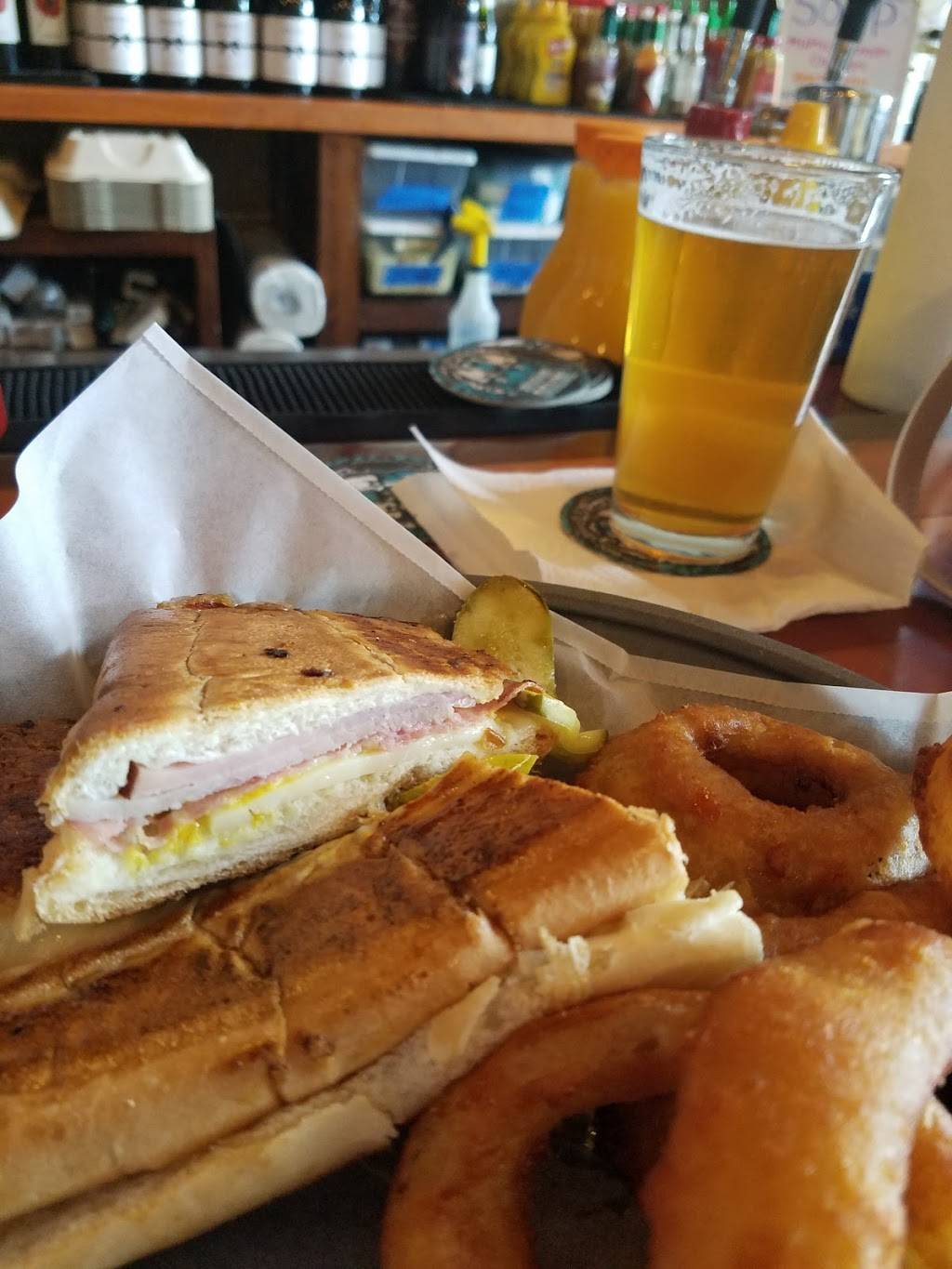 The Burg Bar & Grill | restaurant | 1752 Central Ave, St. Petersburg, FL 33712, USA | 7278942874 OR +1 727-894-2874