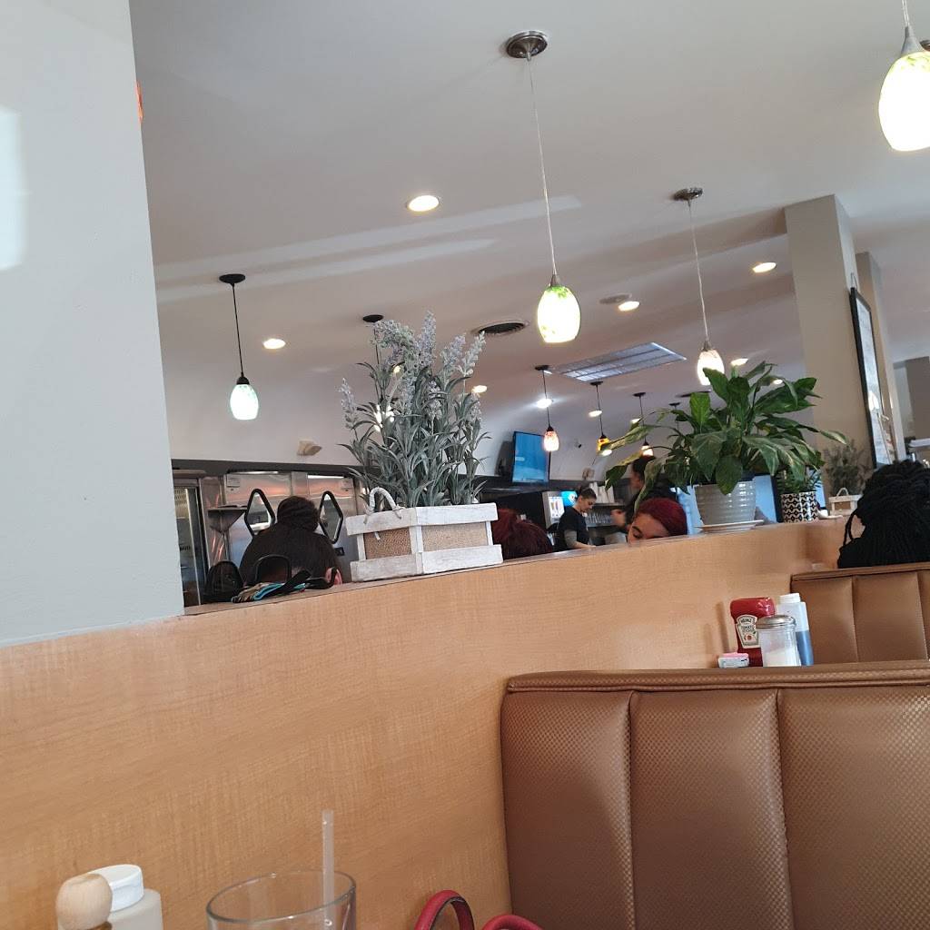 East Side Family Restaurant | restaurant | 1019 Union Blvd, Allentown, PA 18109, USA | 6104329821 OR +1 610-432-9821