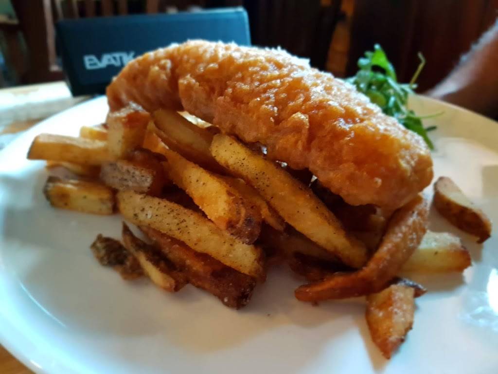 The Burren Pub | restaurant | 1301 Queen St E, Toronto, ON M4L 1C2, Canada | 4169015575 OR +1 416-901-5575