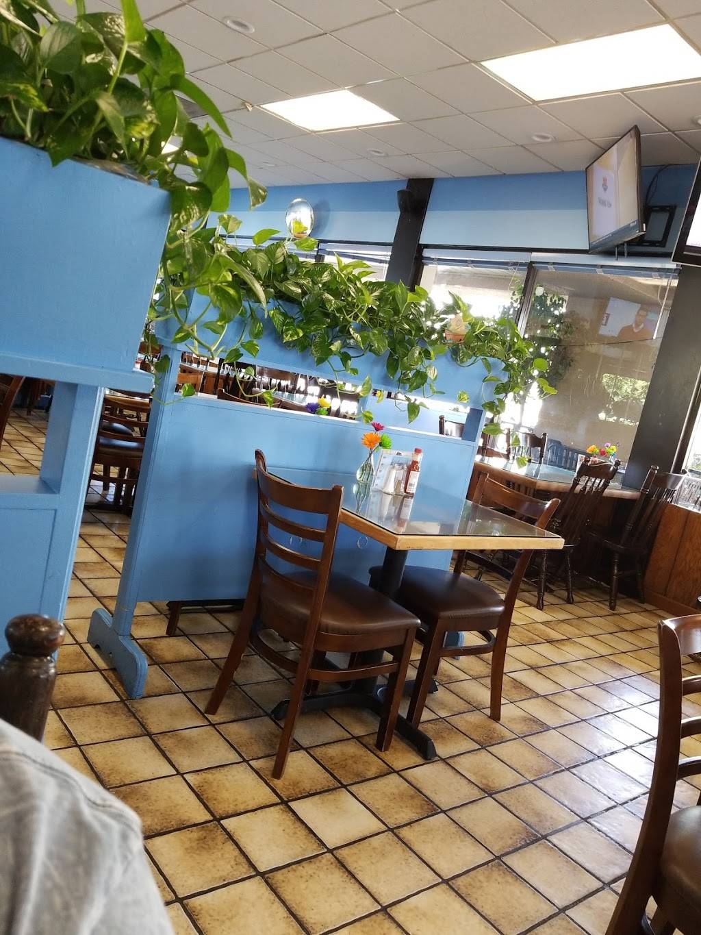 Ostioneria El Compa | restaurant | 5841 Firestone Blvd # F, South Gate, CA 90280, USA | 5629281830 OR +1 562-928-1830