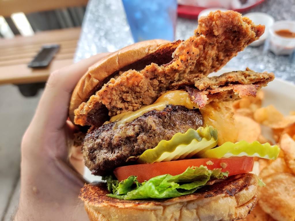 Bad Daddys Burger Bar | restaurant | 2317 Memorial Pkwy SW, Huntsville, AL 35801, USA | 2569704466 OR +1 256-970-4466