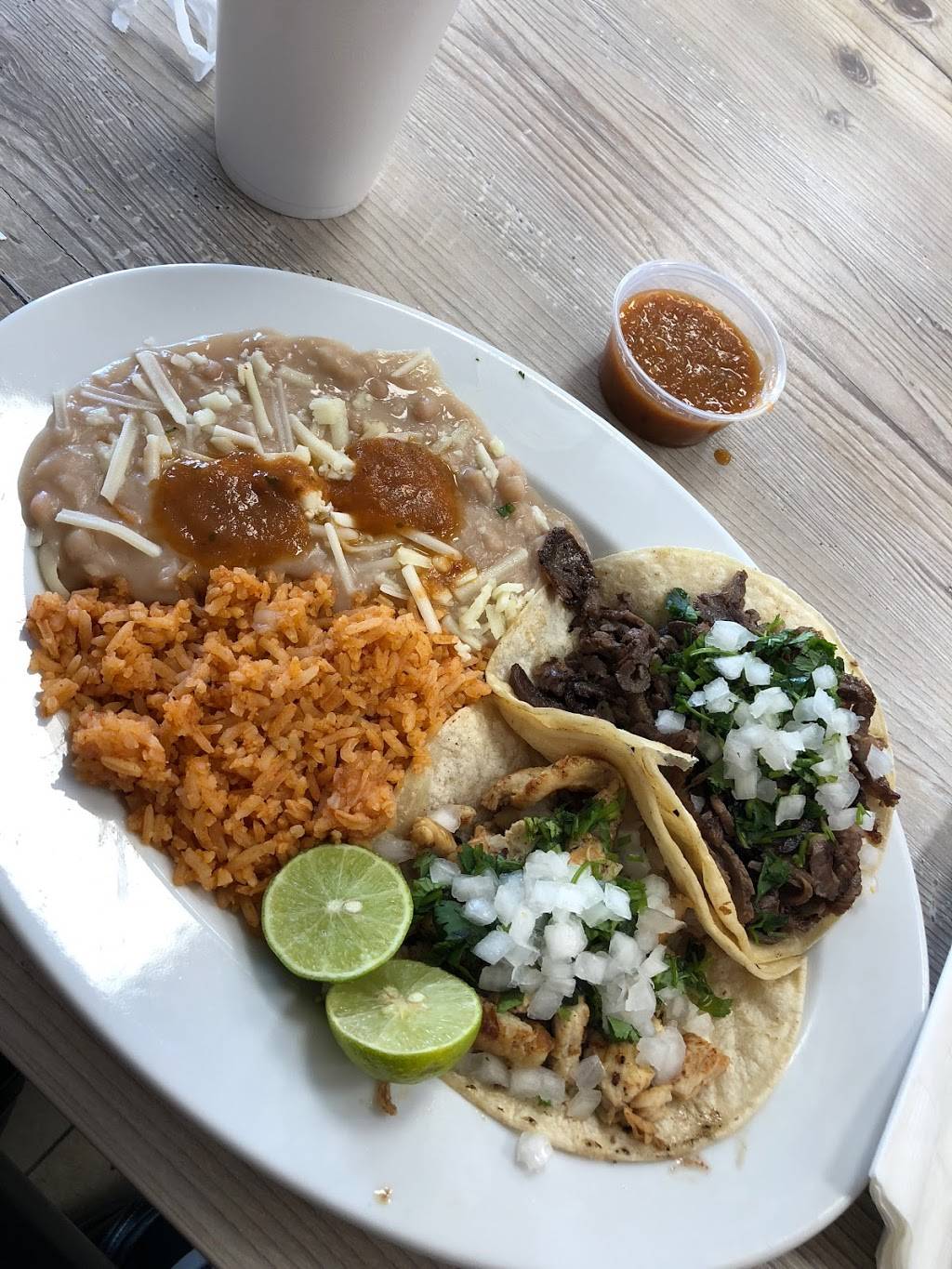 Chelos Burgers | restaurant | 1609 W Valley Blvd, Colton, CA 92324, USA | 9095726221 OR +1 909-572-6221