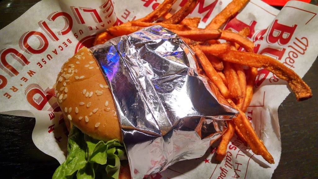 Red Robin Gourmet Burgers and Brews | restaurant | 2405 Merrick Rd, Bellmore, NY 11710, USA | 6319829774 OR +1 631-982-9774