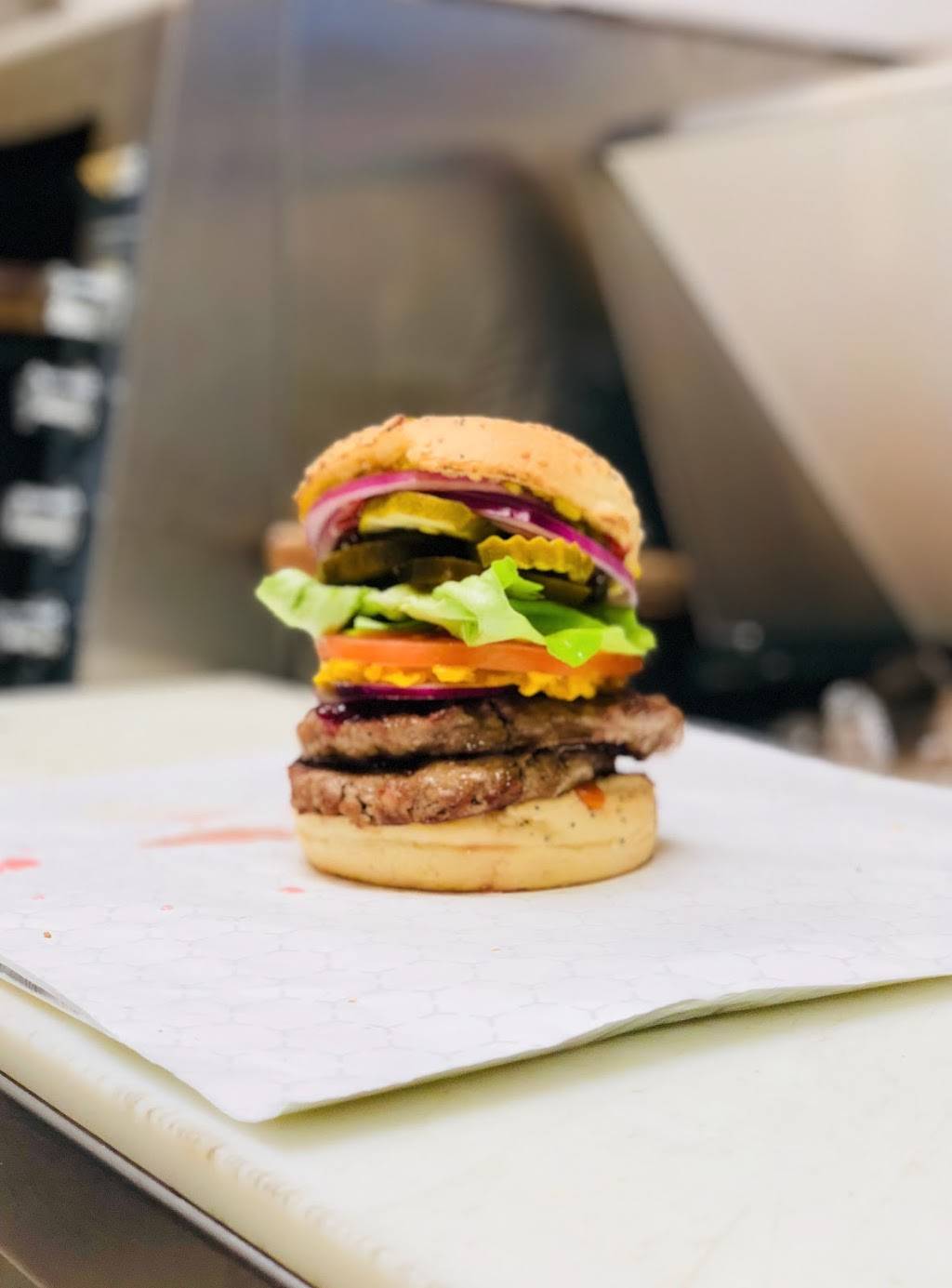 Hero Certified Burgers | restaurant | 15340 Bayview Ave b6, Aurora, ON L4G 7J1, Canada | 9057273218 OR +1 905-727-3218