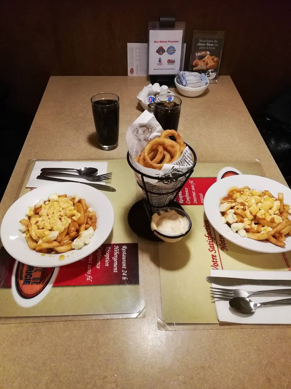 Restaurant la Porte de la Mauricie | restaurant | 4 Route Sainte Anne O, Yamachiche, QC G0X 3L0, Canada | 8192289434 OR +1 819-228-9434