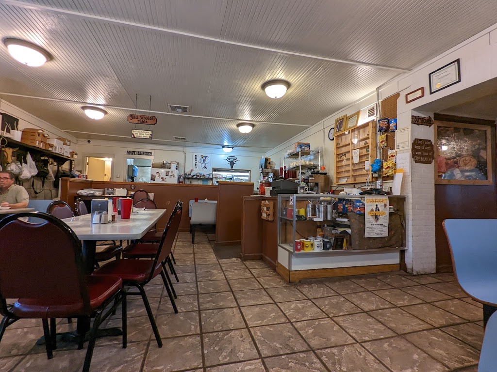 Saddlerock Cafe | restaurant | 15 S 6th St, Council Grove, KS 66846, USA | 6207676411 OR +1 620-767-6411