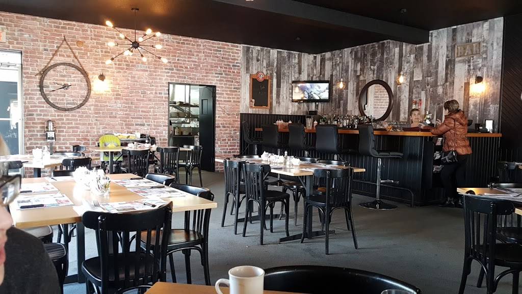 Restaurant-Bar La Villa Du Bifteck Enr | restaurant | 58 Rue Principale, Chénéville, QC J0V 1E0, Canada | 8194283240 OR +1 819-428-3240