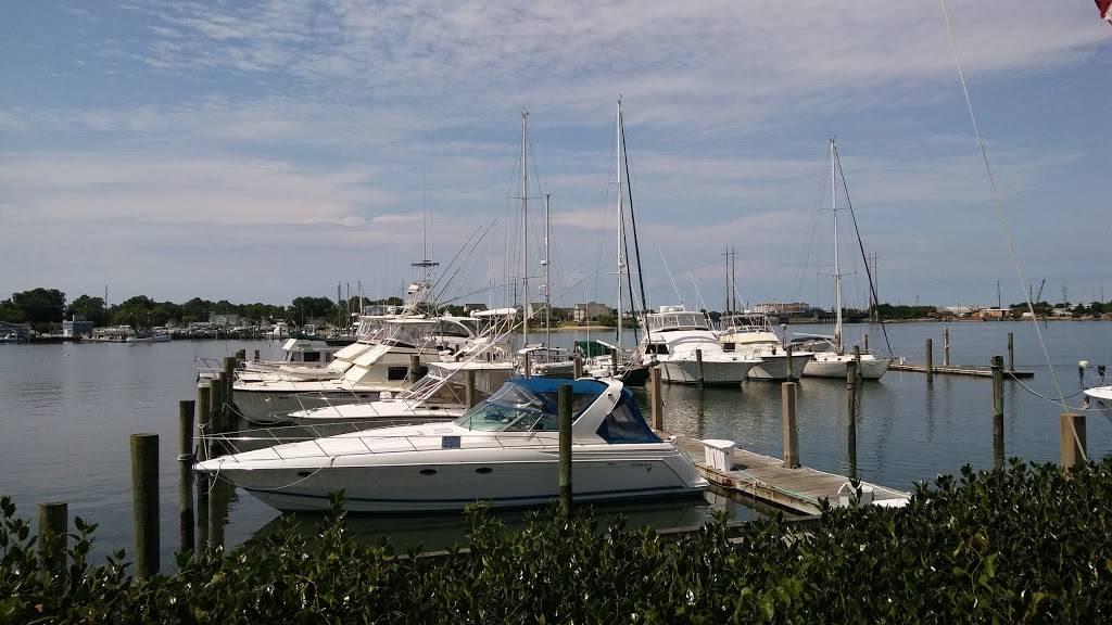 Town Creek Marina | meal takeaway | 114 Town Creek Dr, Beaufort, NC 28516, USA | 2527286111 OR +1 252-728-6111