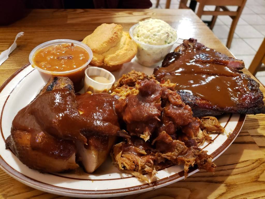 Mos SmokeHouse BBQ | restaurant | 221 Pomeroy Ave, Pismo Beach, CA 93449, USA | 8057736193 OR +1 805-773-6193