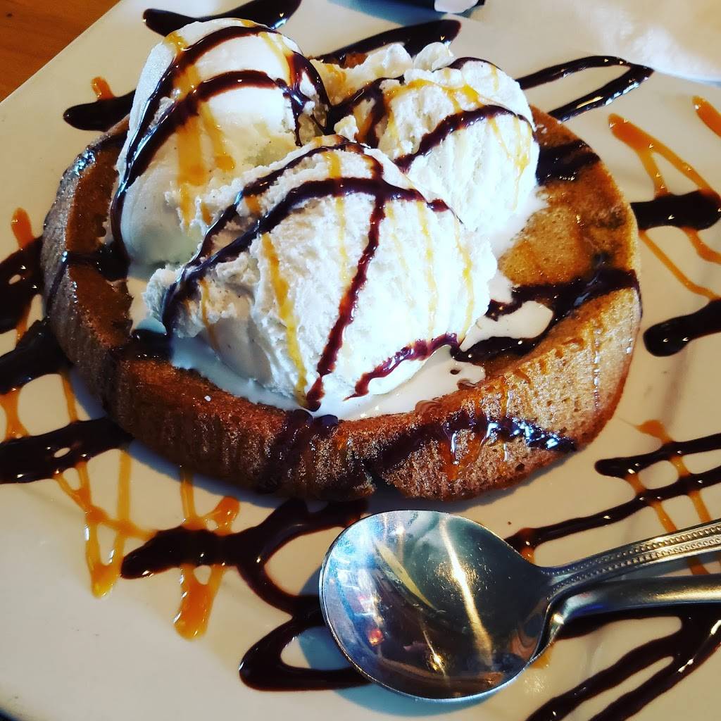 JJ Twigs Pizza & BBQ | restaurant | 1815 Bagnell Dam Blvd, Lake Ozark, MO 65049, USA | 5733659911 OR +1 573-365-9911