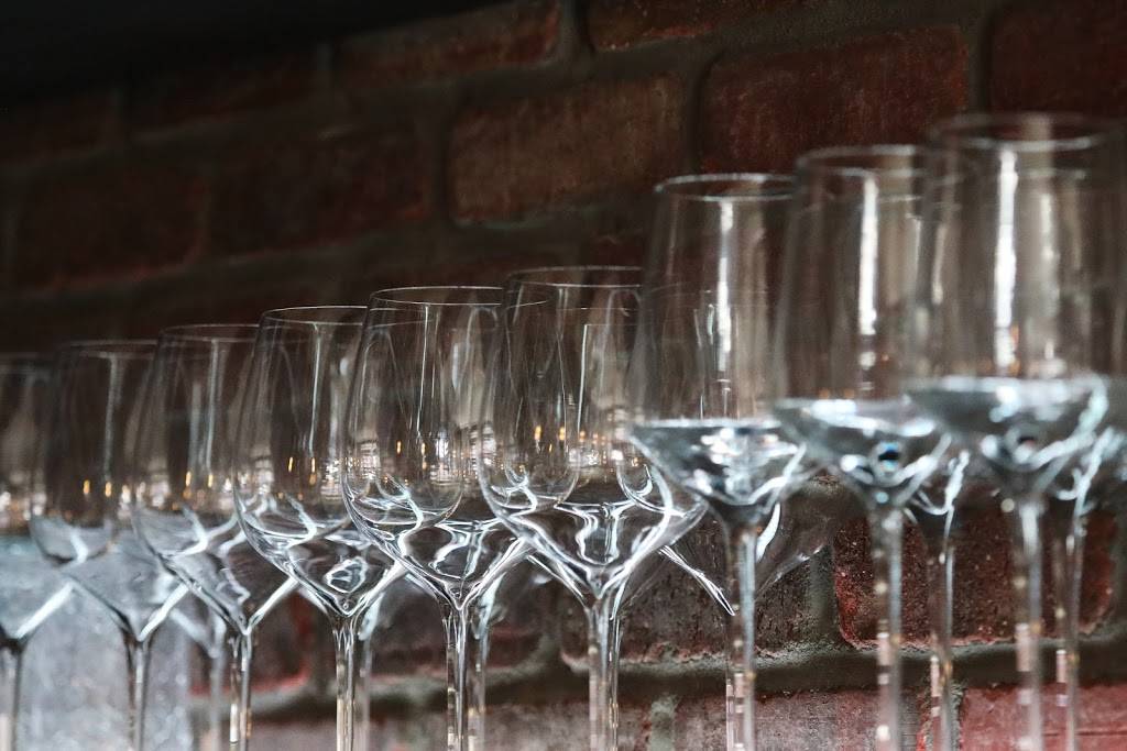 Romy’s Restaurant & Lounge | restaurant | 15218 Yonge St, Aurora, ON L4G 1L9, Canada | 9055037669 OR +1 905-503-7669