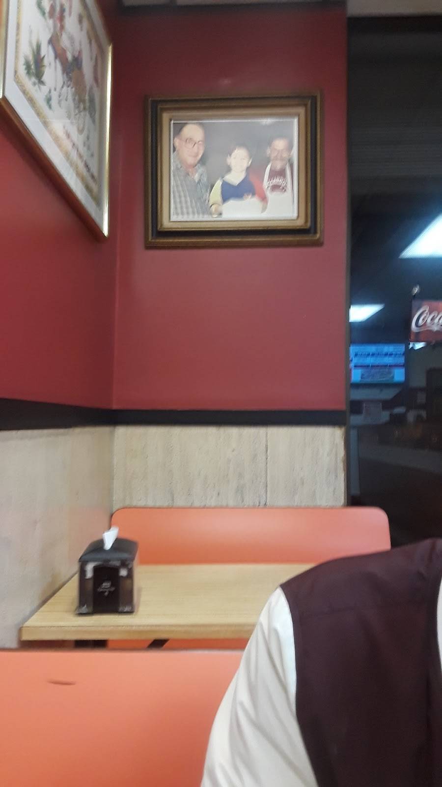 Riccardos Pizza | restaurant | 2510 River Ave, Camden, NJ 08105, USA | 8565414914 OR +1 856-541-4914