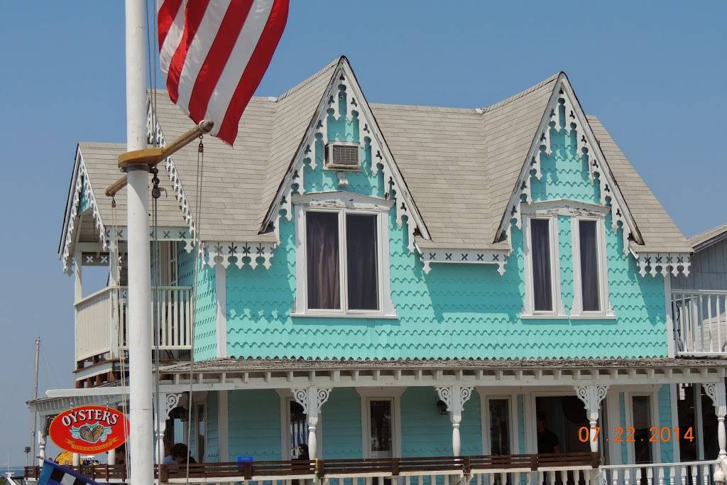 Lobsterville Bar & Grille | restaurant | 8 Circuit Avenue Extension, Oak Bluffs, MA 02557, USA | 5086960099 OR +1 508-696-0099