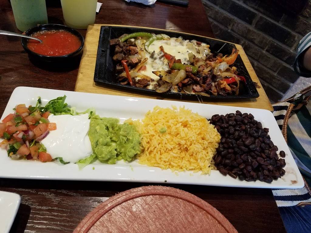 Burrito Parrilla Mexicana - WC | restaurant | 100 W Roosevelt Rd, West Chicago, IL 60185, USA | 6304730421 OR +1 630-473-0421