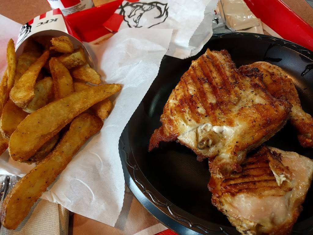 KFC | restaurant | 1560 Robert Street, South, St Paul, MN 55118, USA | 6514579822 OR +1 651-457-9822