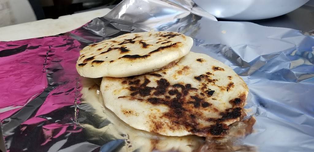Veronicas Pupusas y Tacos | restaurant | 4276-4298 Lockhart Hwy, Austin, TX 78744, USA | 5125074363 OR +1 512-507-4363