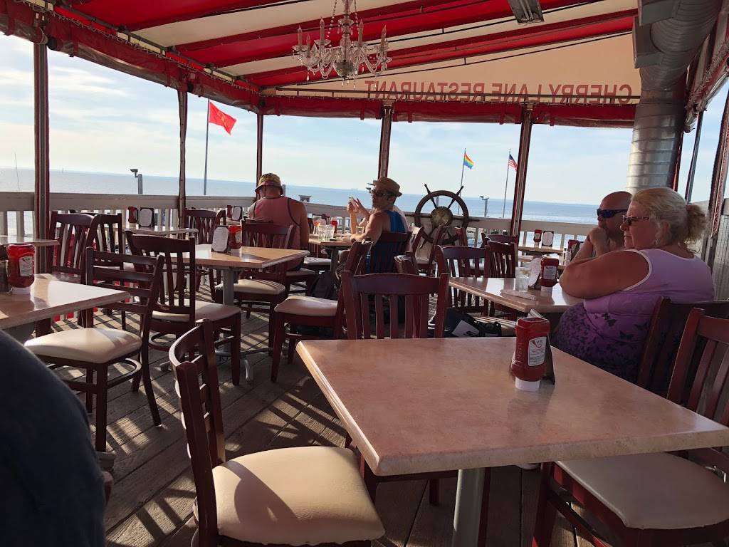 Cherrys | restaurant | 158 Bayview Walk, Bay Shore, NY 11706, USA | 6315977859 OR +1 631-597-7859